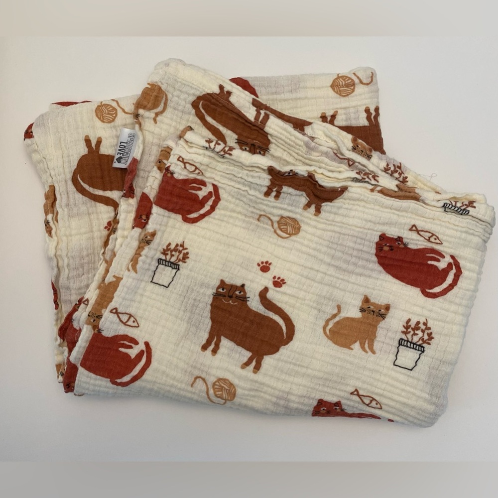 Spearmint Love Muslin Cat Swaddle